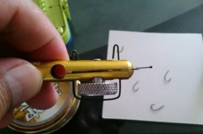 鱼钩选择技巧,鱼钩的选择和钓鱼技巧图解