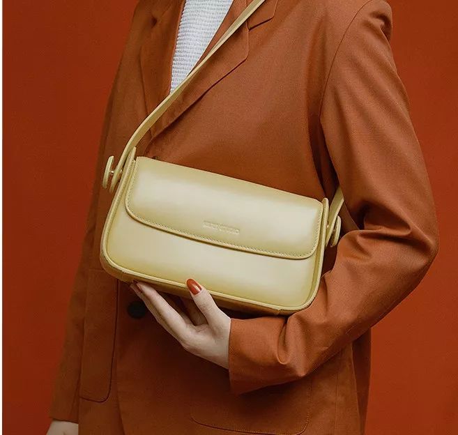 小众设计感经典百搭腋下包,今年最流行的百搭腋下包