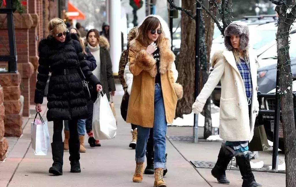 雪地靴怎么穿好看,雪地靴搭配技巧和方法