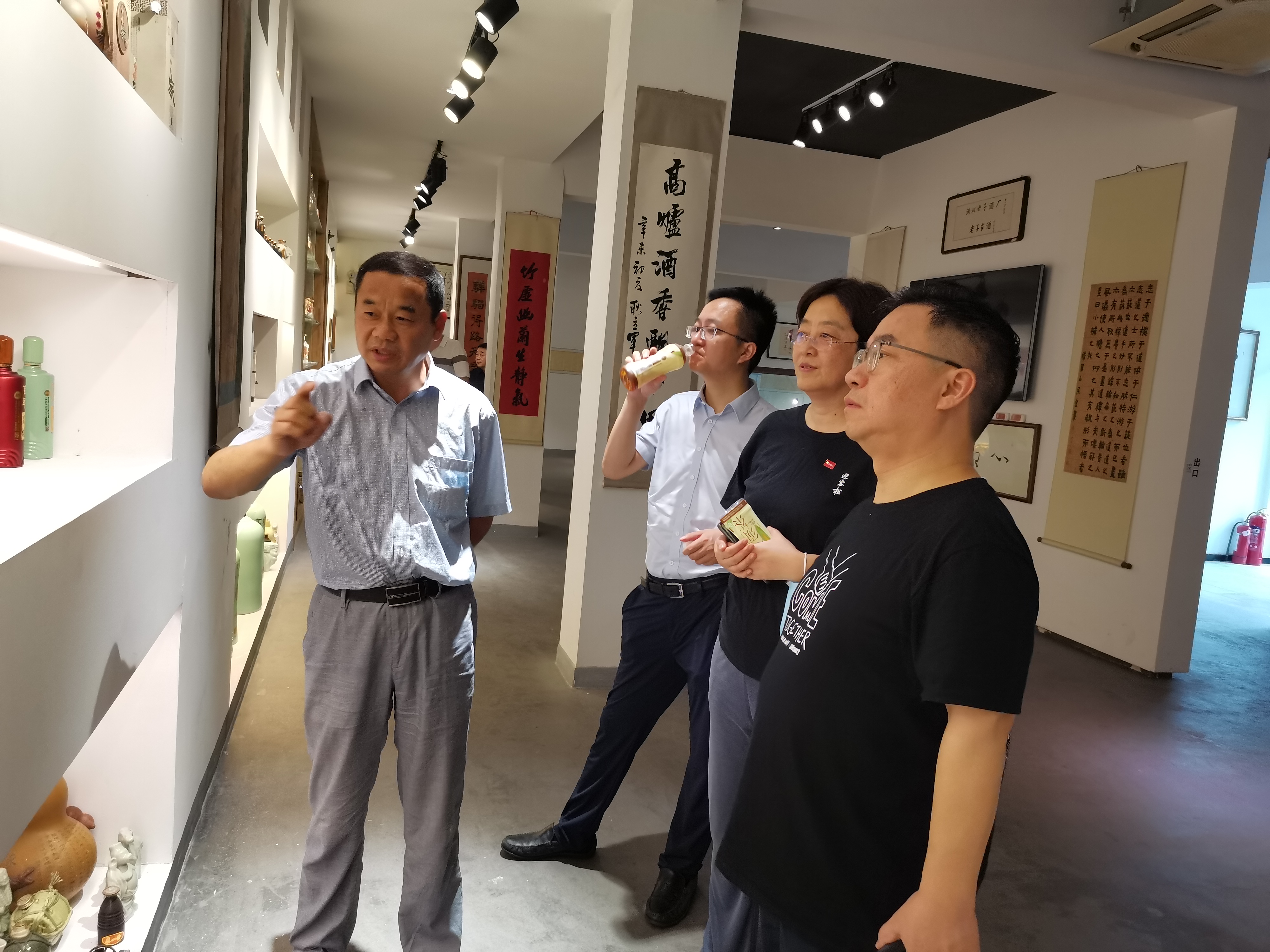 鼎晖投资到访中国醉美酒厂——高炉家徽酒集团