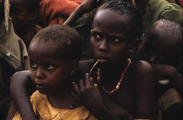 非洲人的“懒”有3个原因，究竟是偏见，还是情有可原