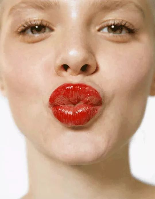 ZARA竟然出彩妆了