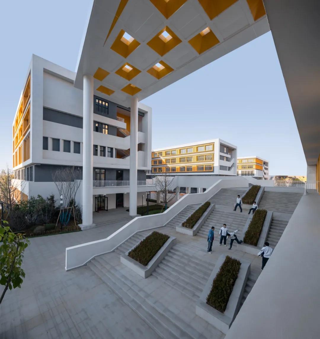 多维度的空间体系——东北英才教育集团第一中学/霍普股份