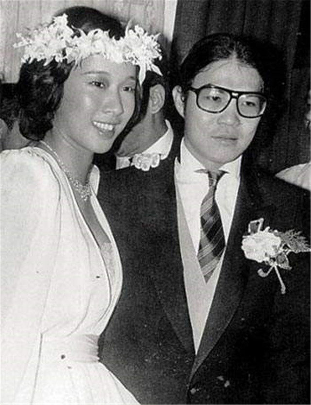 霍震霆首谈郭晶晶对外温柔贤惠,香港人对郭晶晶评价霍震霆