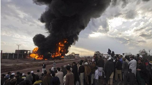 为什么b2轰炸机能躲过雷达,为什么b2轰炸机这么难造