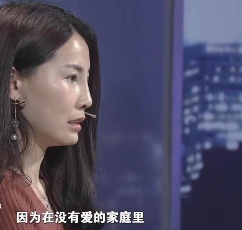 漂亮老婆爱上唱歌，老公用3个方法挽救婚姻，网友：男子情商高