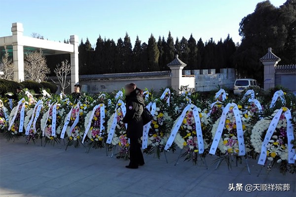 参加别人的葬礼后怎么去晦气,参加葬礼被脏东西跟上怎么办