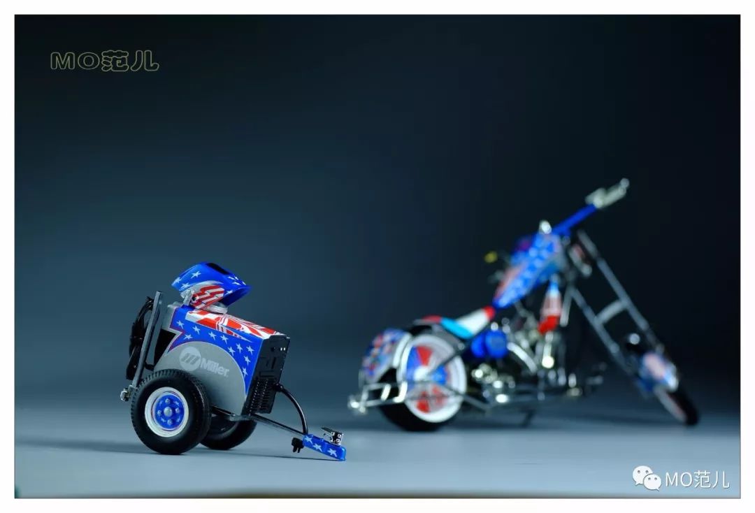 想试试用蓝色“焊”住你的眼睛是什么感受吗？