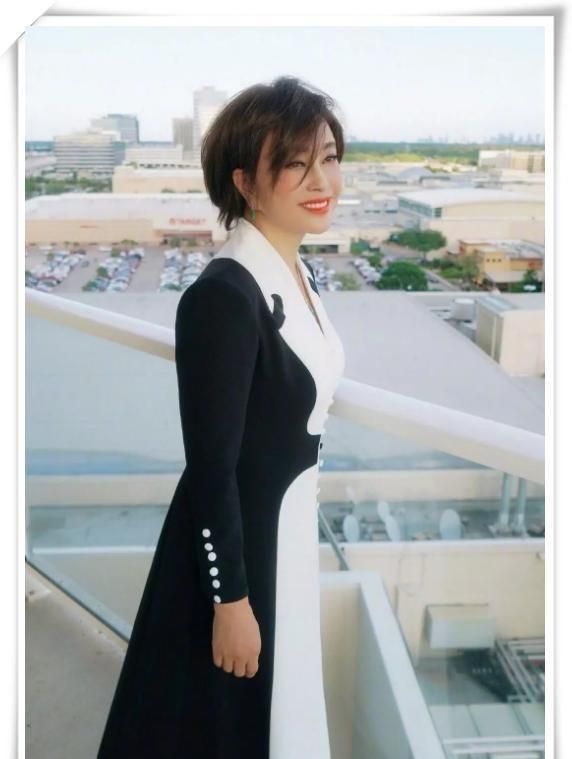 刘晓庆不化妆真人照片,刘晓庆的惊艳造型