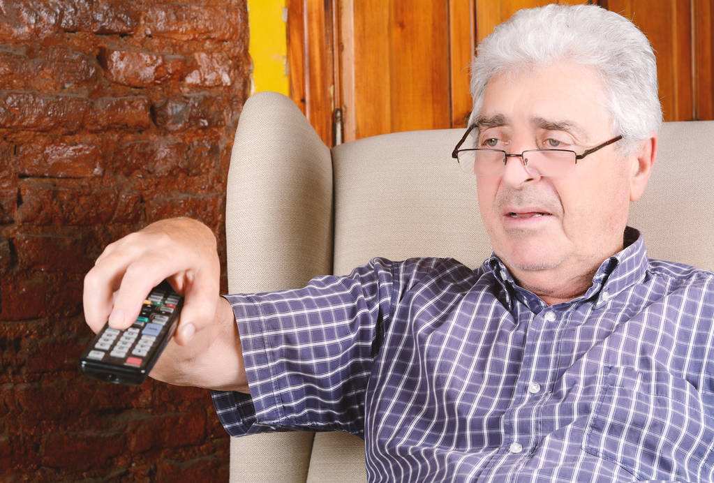 100寸电视小米海信对比,电视机小米和海信哪个好