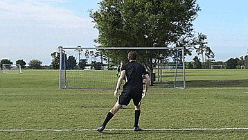 十个足球比赛常用过人教学,球场上的经典技巧大家都学一学吧