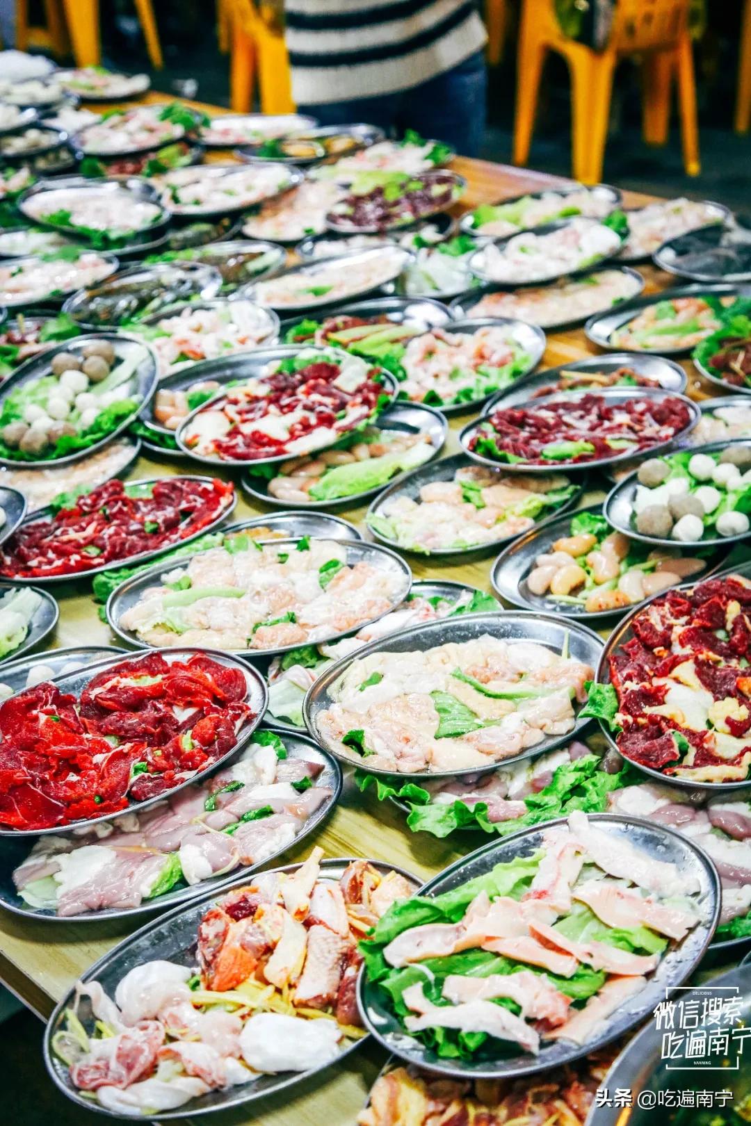 深夜大排档的富人区,富人区大排档餐厅