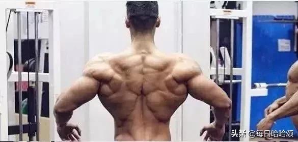 在家没器械？一根弹力绳练成蝴蝶肌！