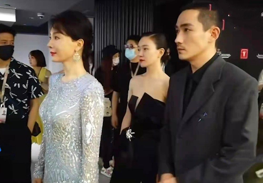 陈数正脸照图文,陈数侧面背影