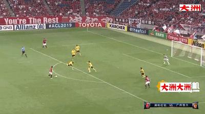 武磊一挑三打进国足,武磊中超7粒进球集锦