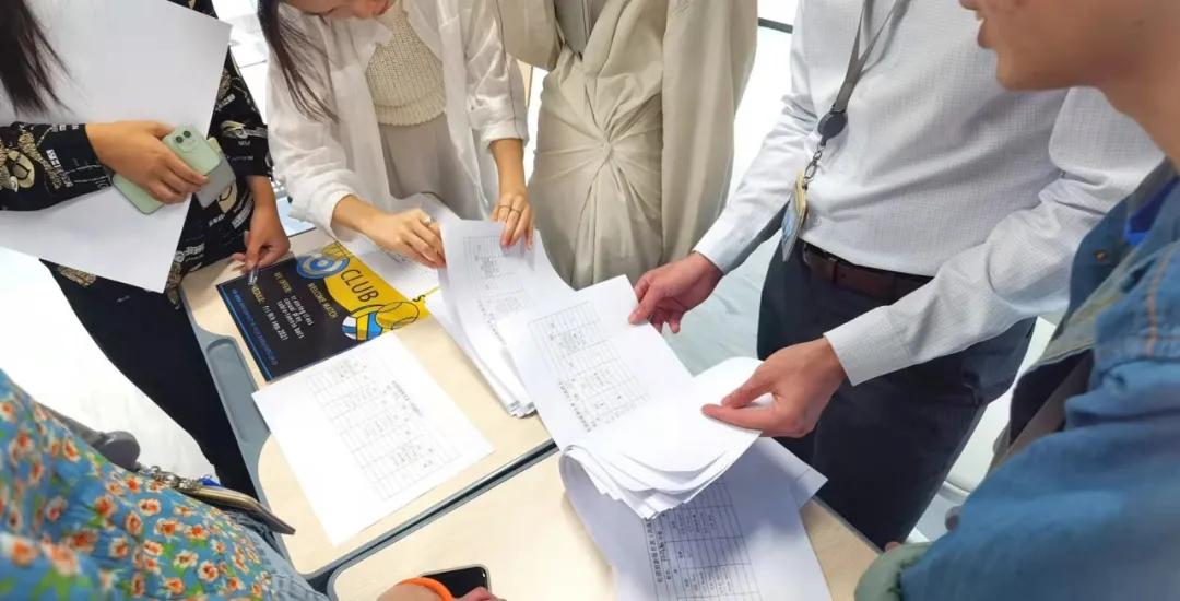 上海高藤致远创新学校社团招新现场:有趣的人,终会相遇