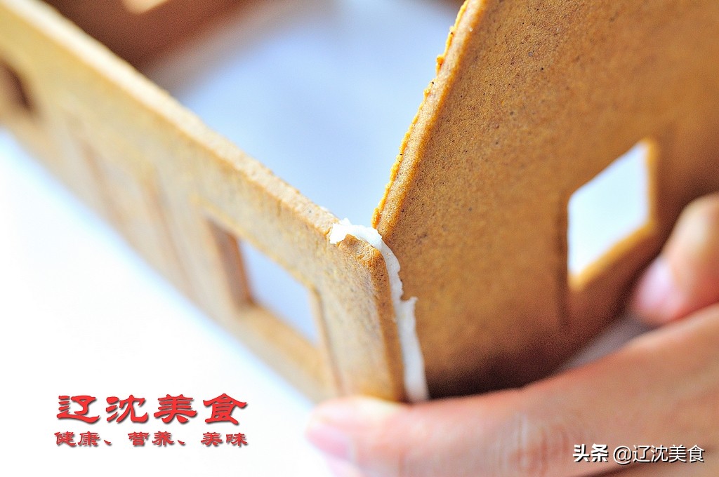 在宜家找到一个能吃的房子，一边拼接一边吮手指头