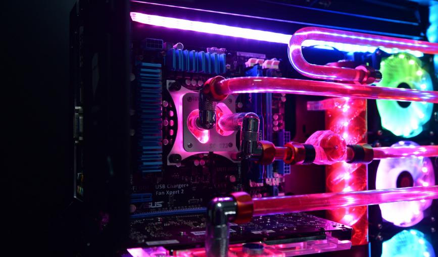 thermaltake水冷散热器怎么样,水冷散热器哪个比较稳定