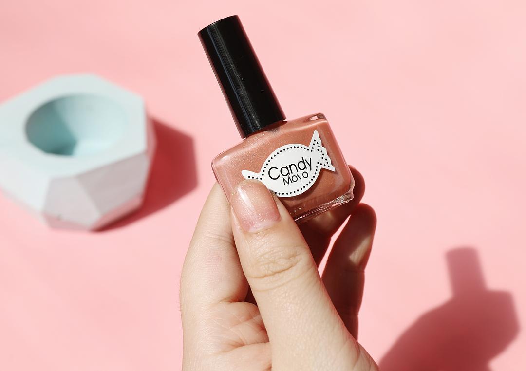 美甲小白建议买什么颜色的指甲油,好看百搭指甲油推荐