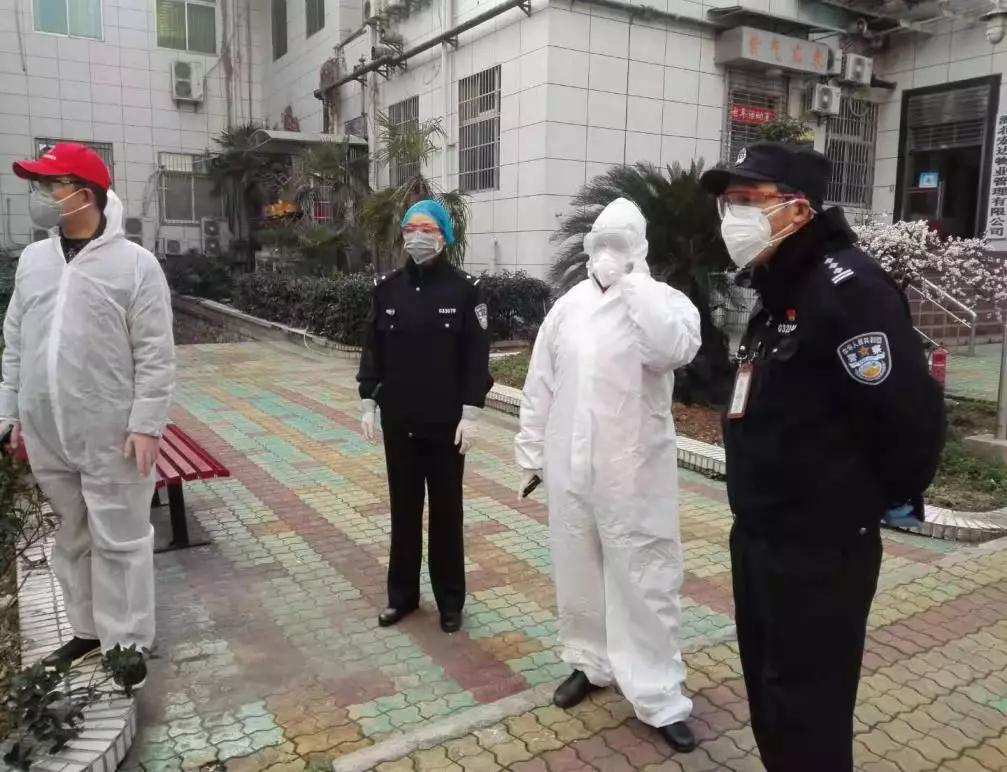 小区封闭了,买药怎么办?武昌民警做“代购”,网格员帮联络