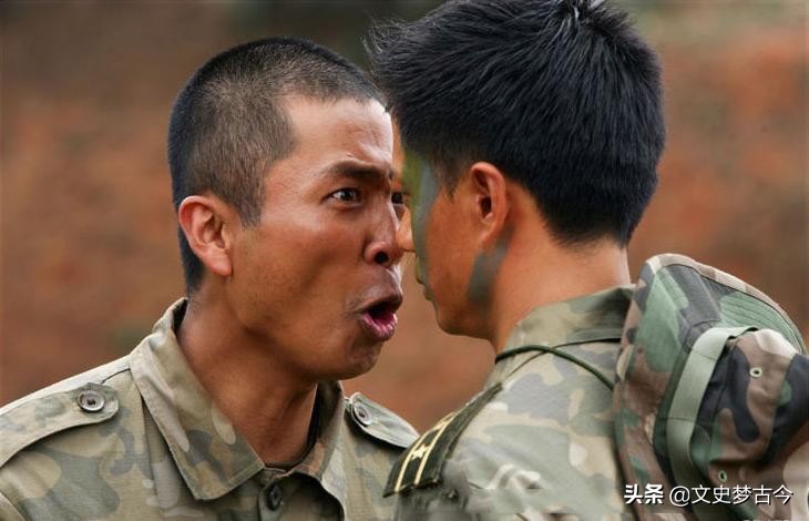 原著中吴哲是上尉还是少校,士兵突击吴哲个人简历