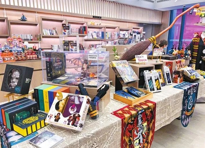 一家面临倒闭的书店,一家书店引发惊天血案