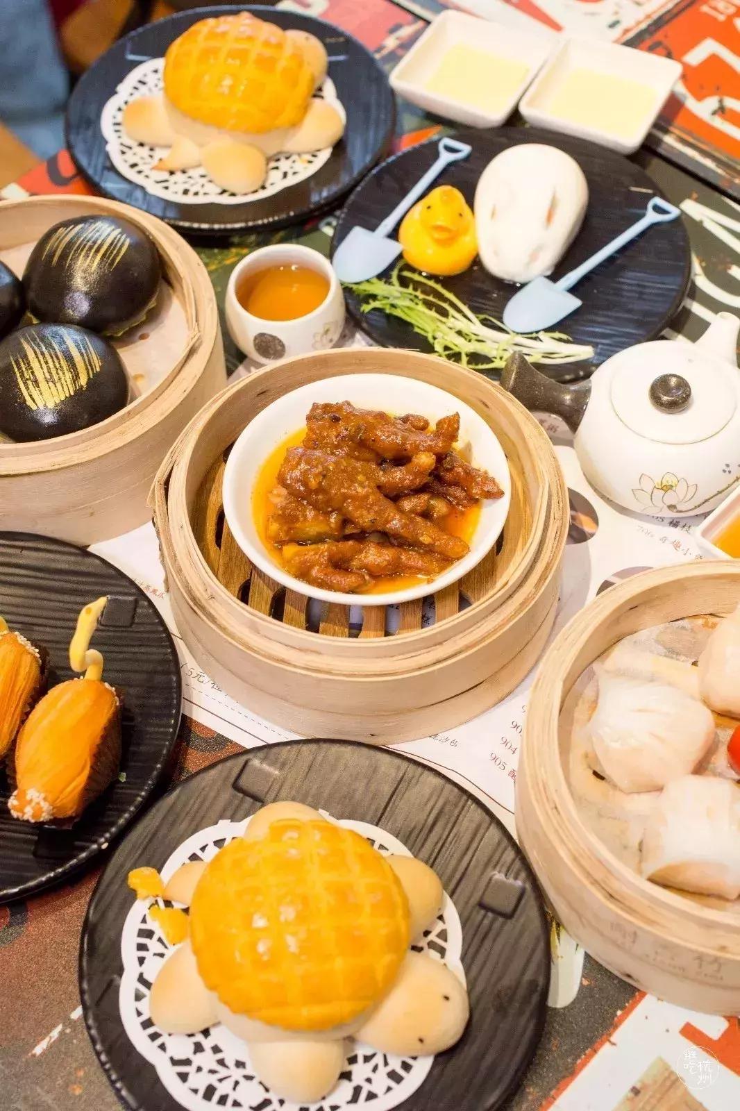 9元一个乌龟包，80+种港式茶点，这家超会卖萌的茶餐厅进门就送你