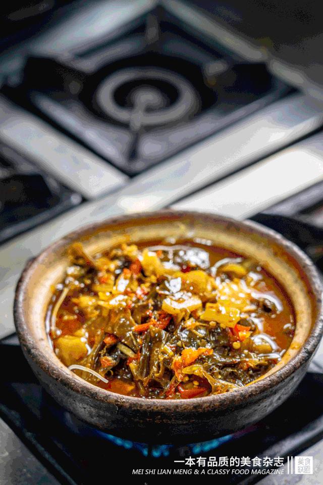 昆明这家小吃店里的传奇男人，17年来让人又嫉妒又欢喜