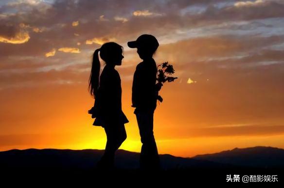 婚礼老师送情书,老师结婚前收到50封情书