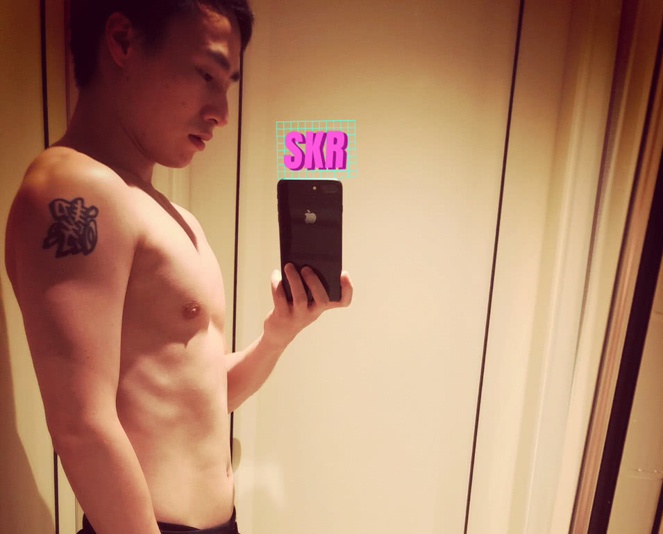 DOTA2:马甲直播带妹健身,老婆不但没生气还做起生意!