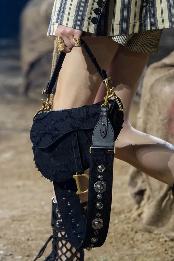 韩系小众腋下包,腋下包轻奢小众lisa