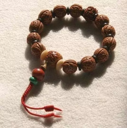 还在为摆盘而犯愁吗,文玩手串穿绳打结方法视频教程