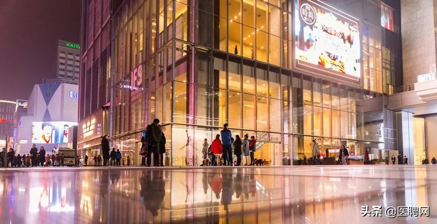 试营业即业绩100万，开美容皮肤诊所，实现财务自由？