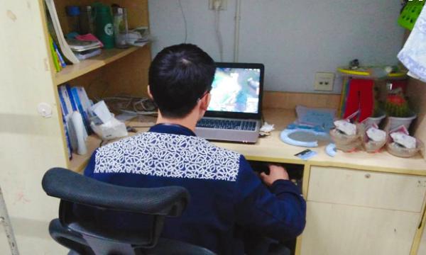 家里供一个大学生每年需要多少钱,普通家庭培养大学生四年花多少钱