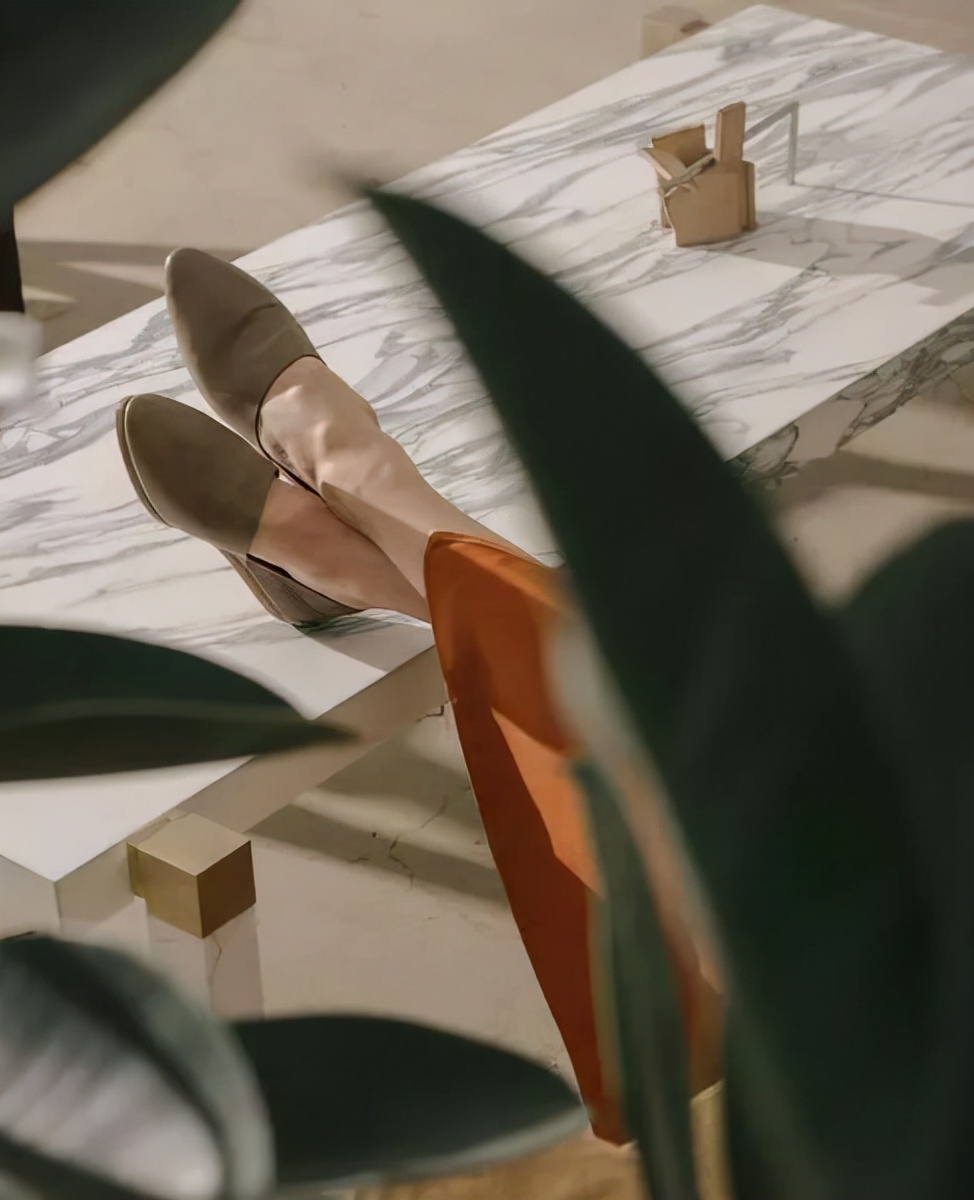 四种鞋子最伤脚,不伤脚的穿鞋方法