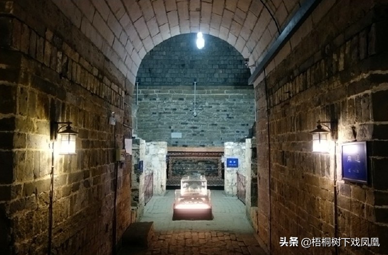 盗墓贼潜入古墓想盗取战国编钟,盗墓吴越国王陵