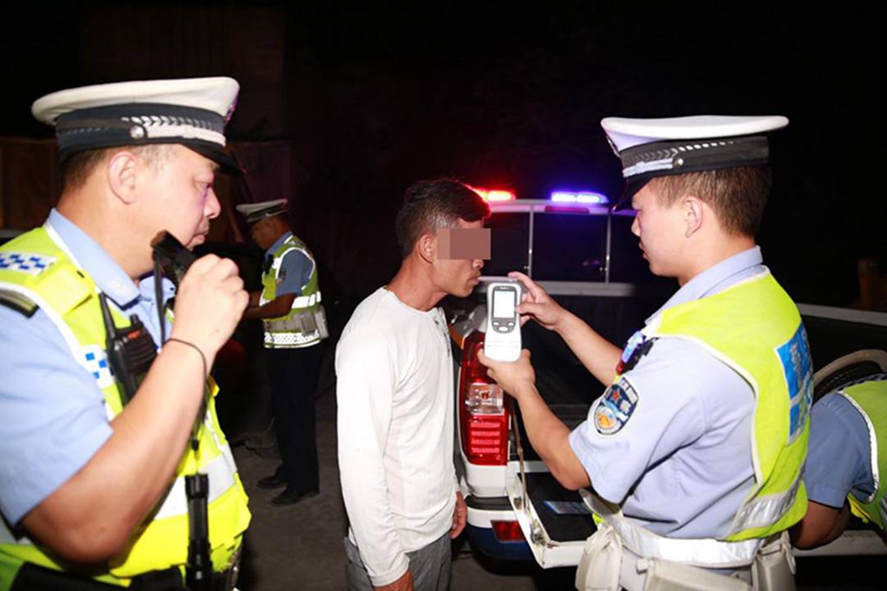 喝酒坐在车里等代驾被扣12分,喝酒在车里等代驾扣了12分