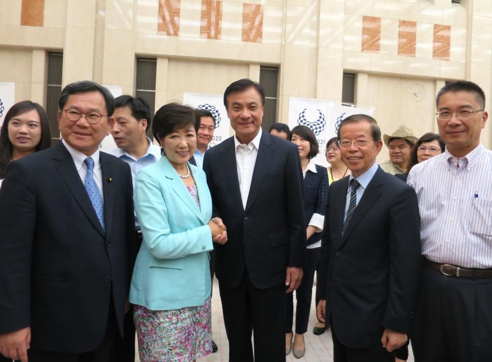 疯狂踩红线！日本官方驻台机关悍然打出膏药旗，称不用顾虑中国了