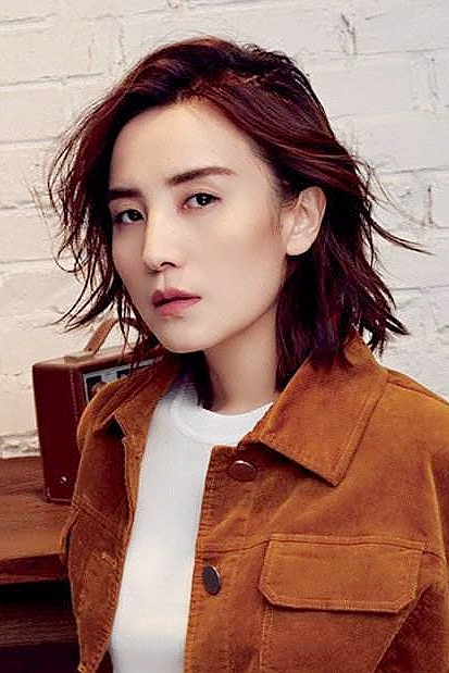 2021最洋气锁骨烫齐肩发适合小脸,奔四的女人短发型