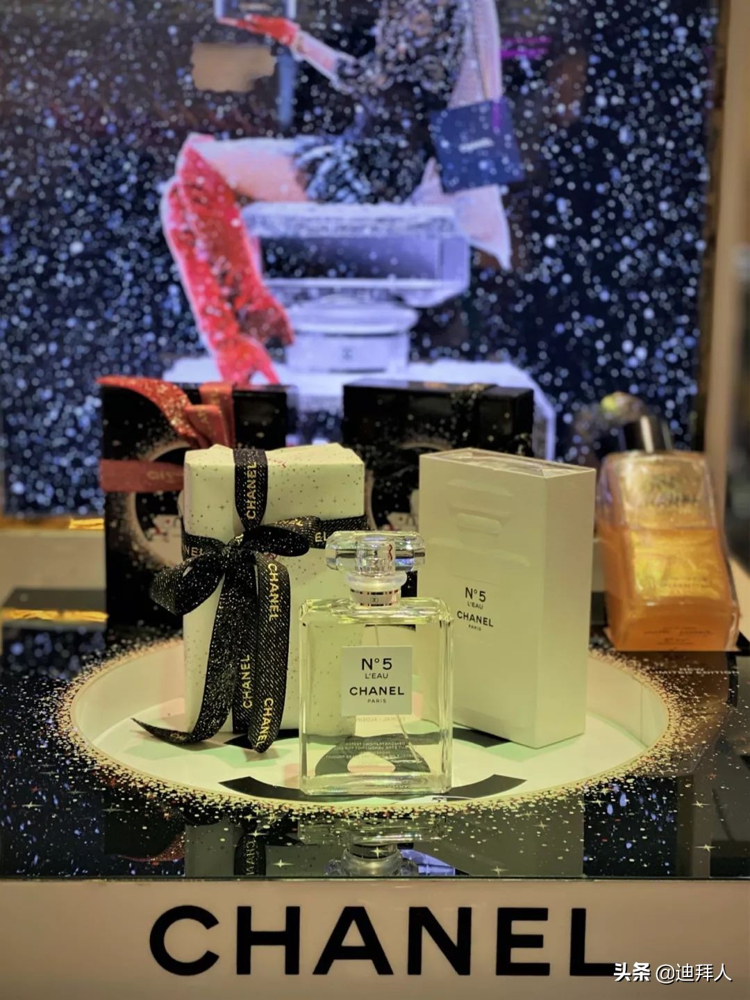 迪拜圣诞节购物狂欢,迪拜机场免税店圣诞节