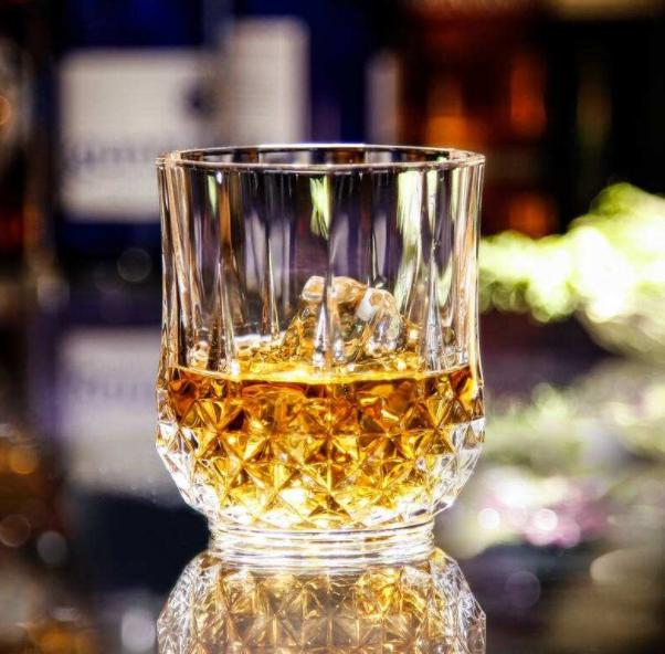 威士忌酒怎么收藏 (威士忌一般怎么酿的酒好喝)