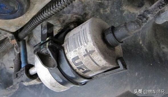 油门踩到底车速还上不了130,油门都踩完了为啥还是跑不过