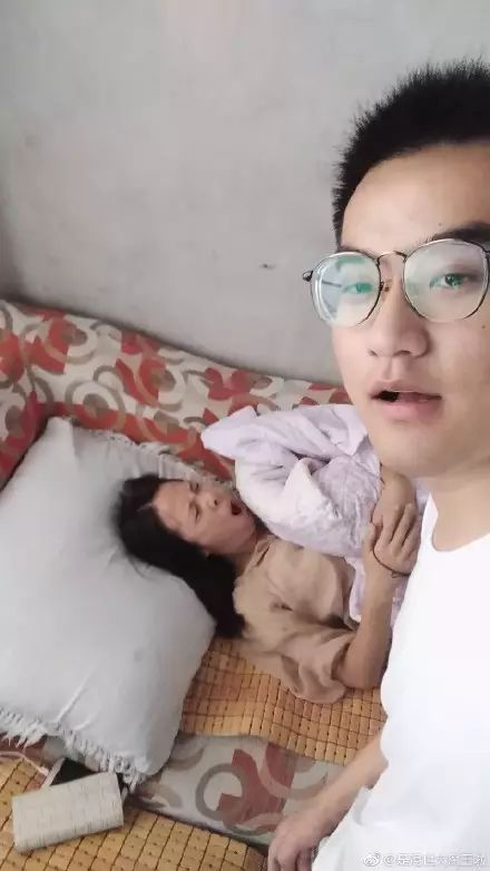 女朋友的睡相能丑到什么程度,女朋友的睡姿多奇葩