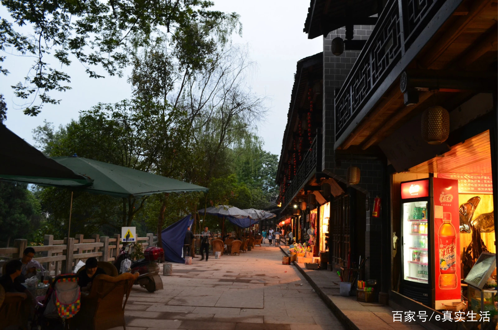 上里古镇，一个名副其实的古镇，人很少，跟丽江大研古城有的一比