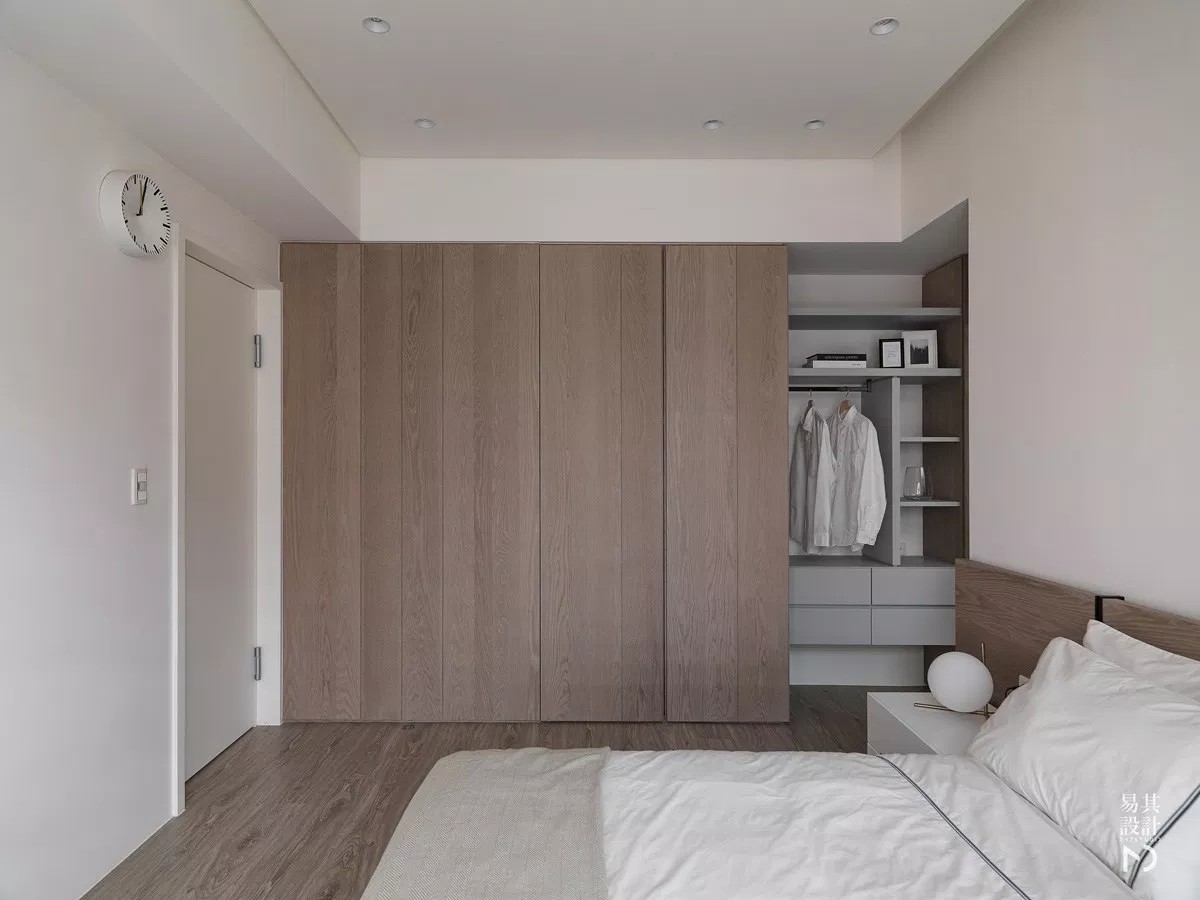 省钱又实用简易衣柜,铝框架衣柜柜门省钱