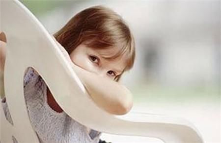 女生长得不好看自卑怎么安慰,女孩觉得自己不好看自卑怎么哄