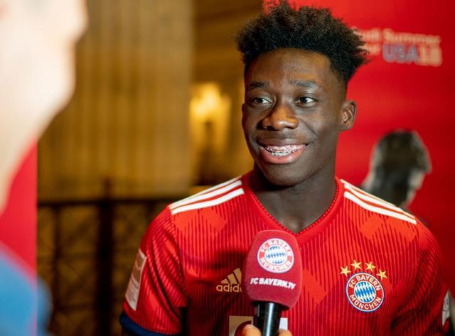 拜仁收获宝藏小将，赛场表现极为夺目，一举拿下切尔西