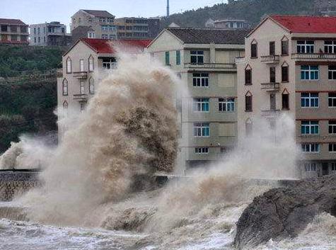 暴雨引发河流洪水,发生洪水和洪灾影响范围大小