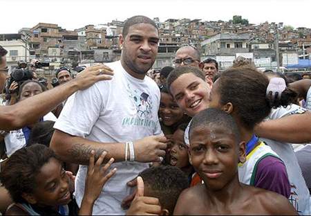 世界足坛十大硬汉球员,当今足坛十大强壮球员