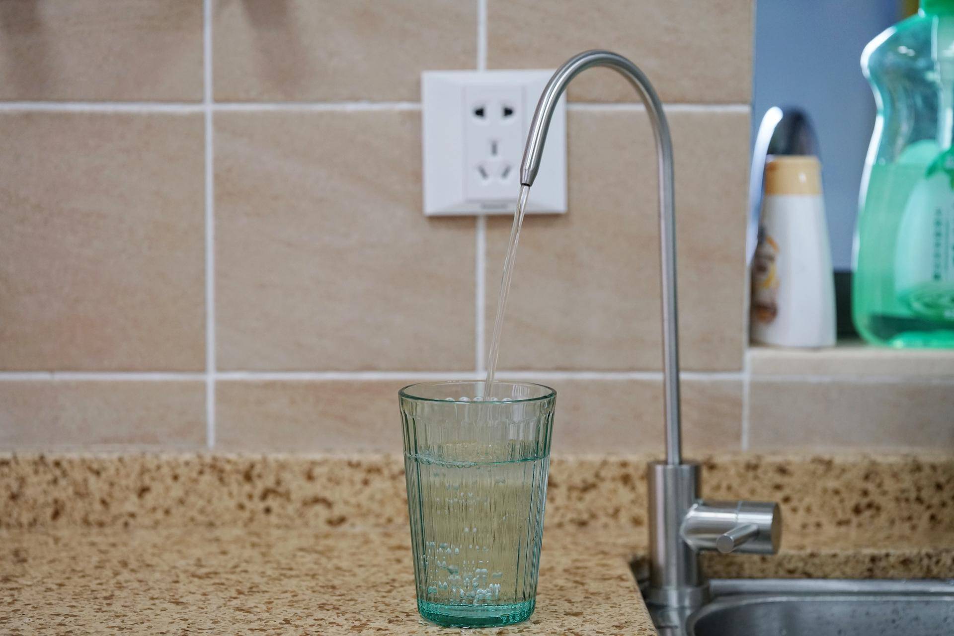 老板净水器j330使用方法,老板j330净水器出水头怎么拔出来